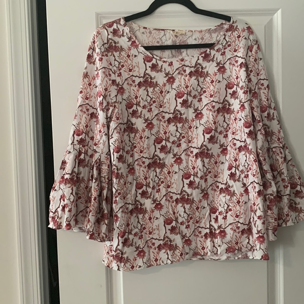 Nice Jan and Delancey, cotton blouse. Versatile and relaxing.